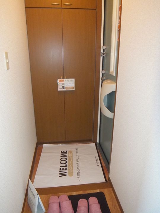 アザレアパーク Lの玄関