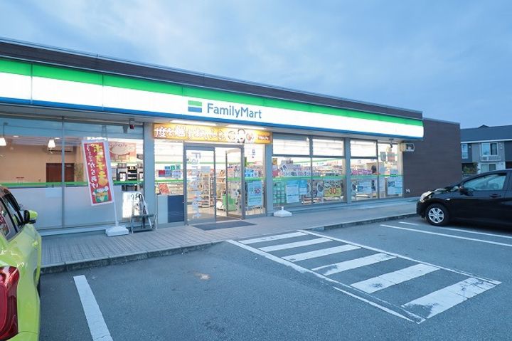 トマトクラブの周辺