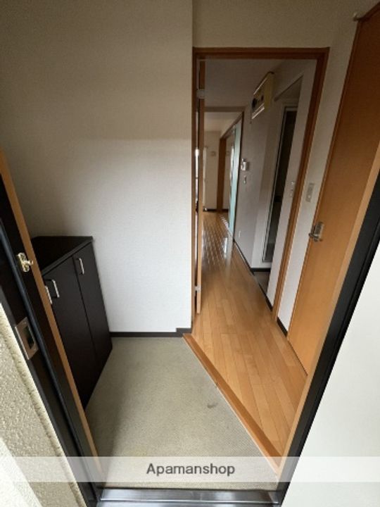 駅南コーポラスの玄関