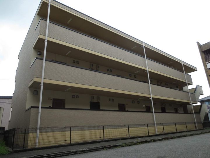 駅南コーポラスの外観