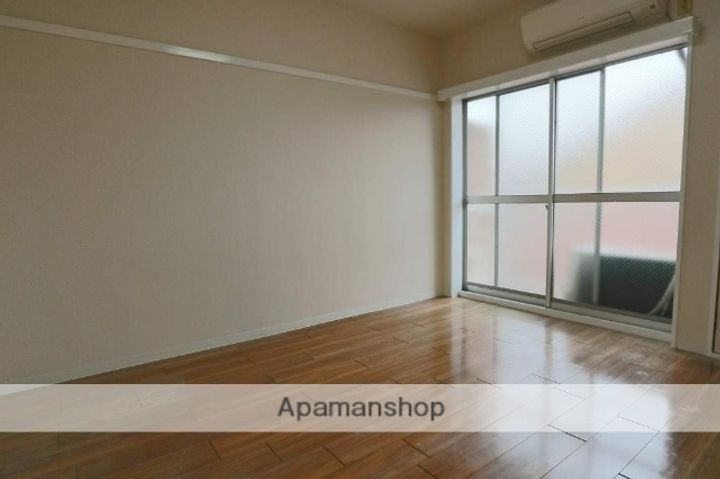 ハイ・アメニティ川原本町206の居間