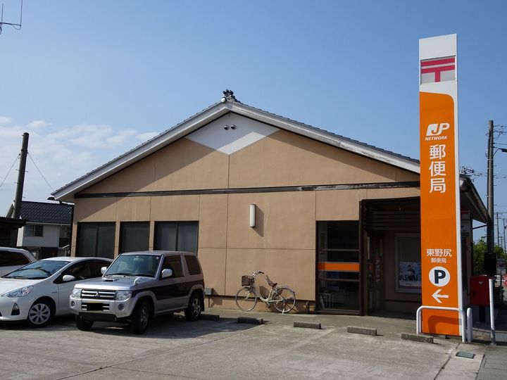 プール・トゥジュールCの周辺