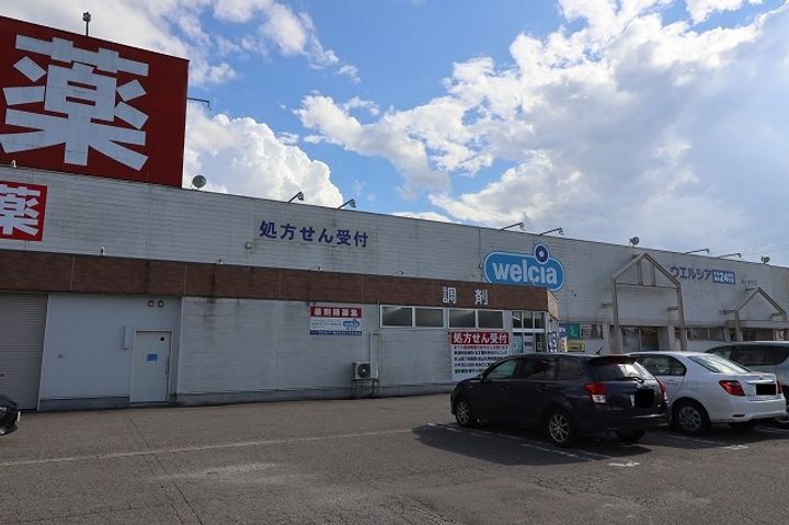 プール・トゥジュールCの周辺