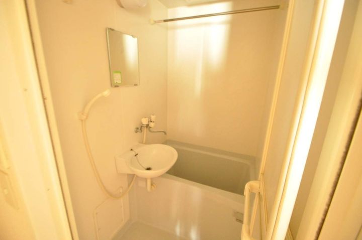 レオパレスセヴィル下窪215の風呂