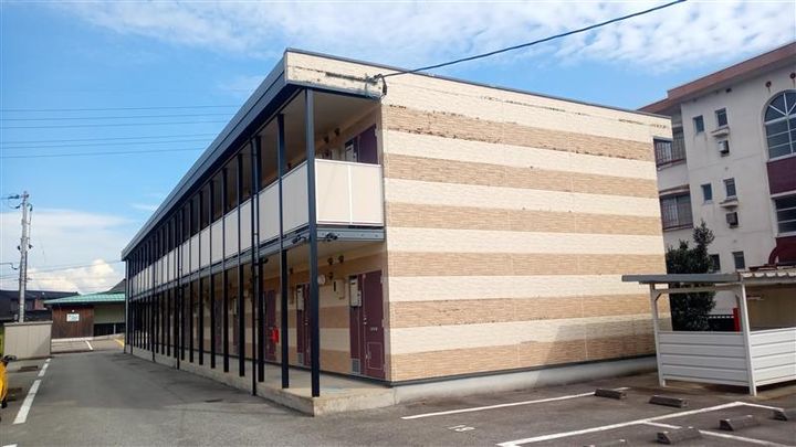 レオパレスラーク109の外観