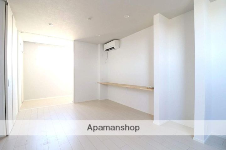 富山県砺波市栄町の賃貸アパート203の居間