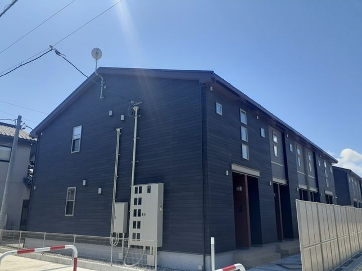 アザレアEASTの外観