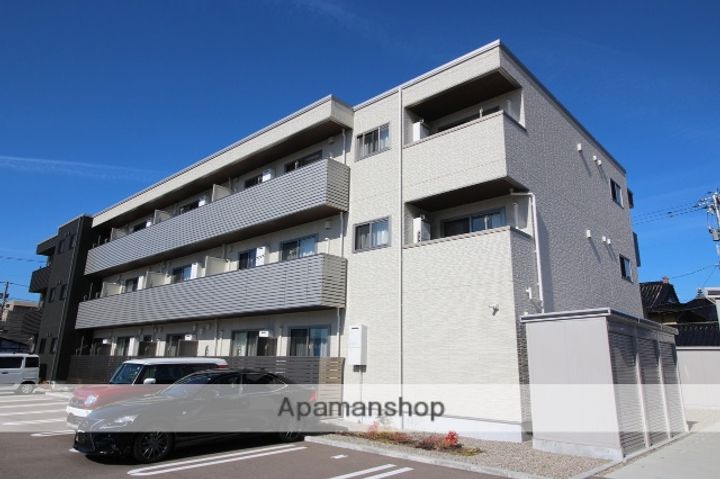 富山県高岡市宝町(マンション)の賃貸物件の外観