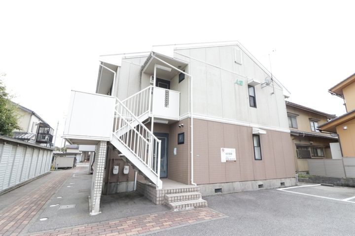 セジュール城東 A棟101の外観