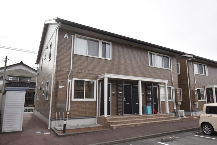 ジュネス一本木 A棟201の外観