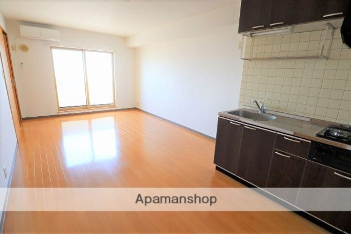 APT(アプト)の居間