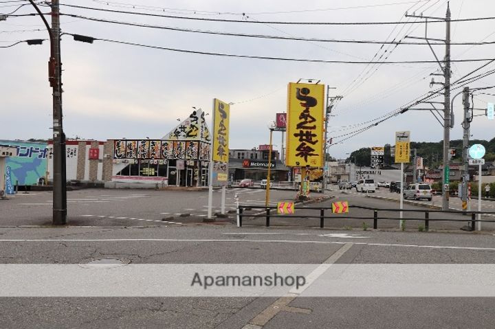 富山県富山市北代の賃貸アパートの周辺
