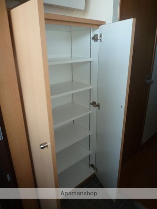 プレステージ富山の玄関