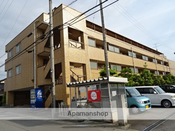 富山県富山市今泉の賃貸マンションの外観