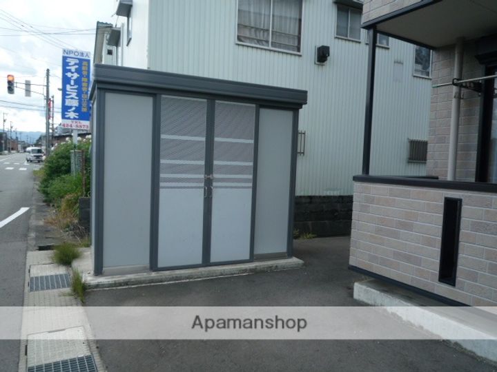 富山県富山市藤の木台3丁目の賃貸アパートの外観