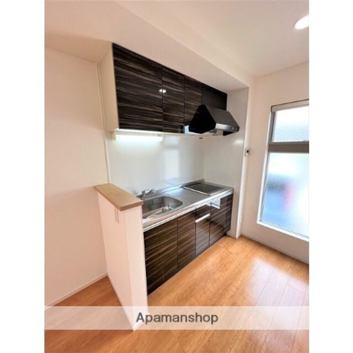 富山県富山市有沢の賃貸アパートのキッチン