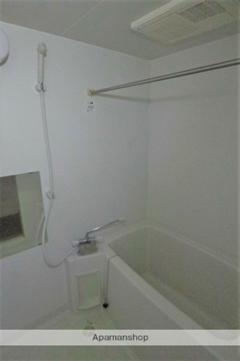 富山県富山市婦中町下轡田の賃貸マンションの風呂