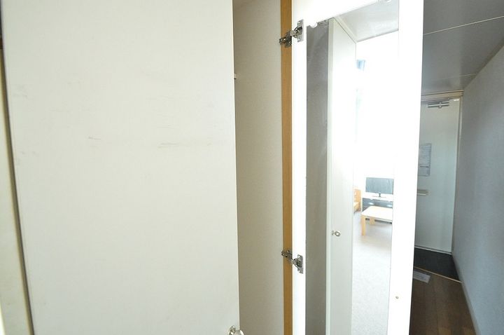 レオパレススペランツァ12106の玄関