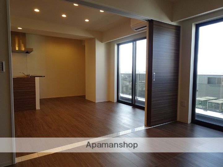 ファースト・レーベン大手町ANNEX801の居間