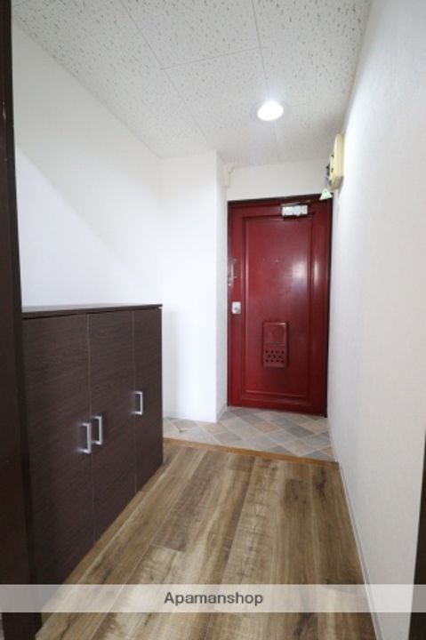 レジデンスミキオの玄関