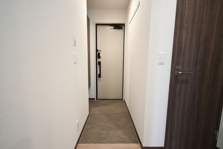 HAPPINESS・FORTRESS(ハピネス・フォーレス)の玄関