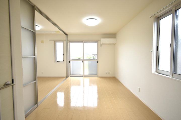 二俣ディールーム新町の居間