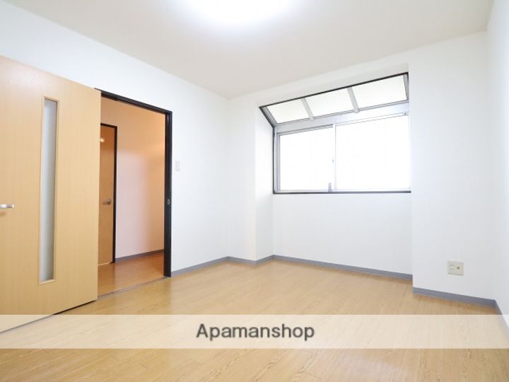 ベルヴィー・カワカミ2-Cの内装