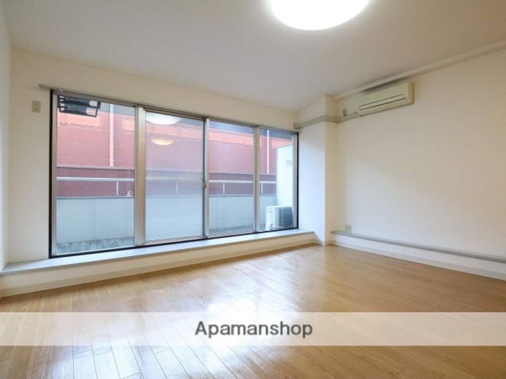 ベルヴィー・カワカミ2-Cの内装