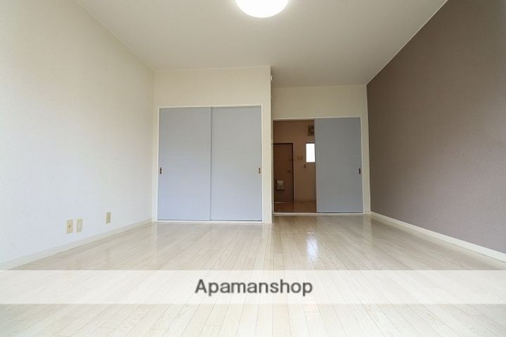 ロワール寿の居間