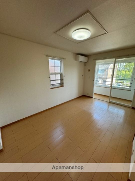ベルローズ B棟の居間