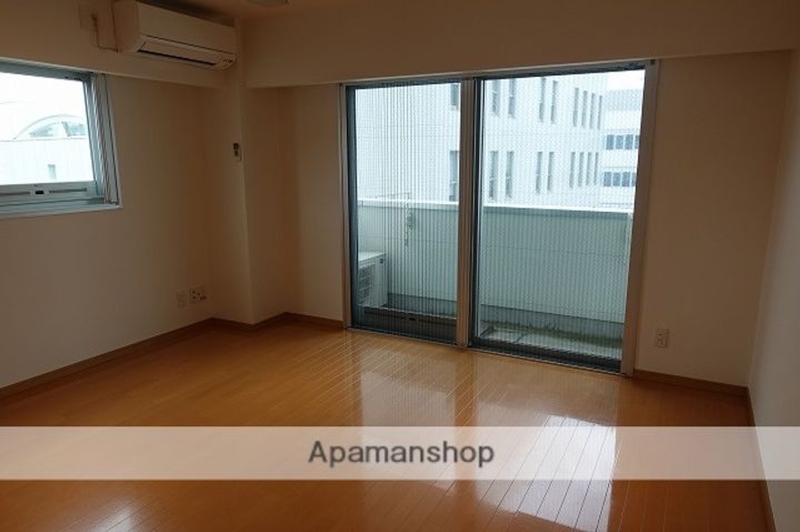 ファースト・レーベン大手町701の居間