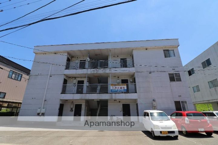 リバーサイド駒見の外観