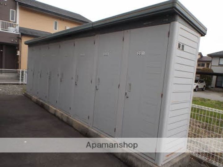 フレグランス上小泉東館の外観