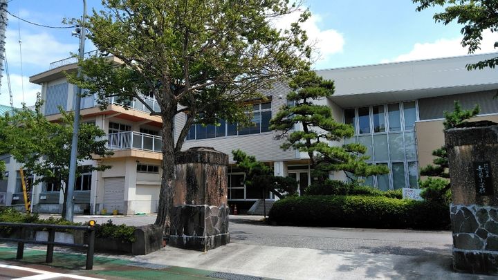 アムールEの周辺