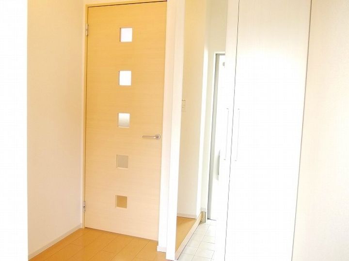 バールハイトCの玄関