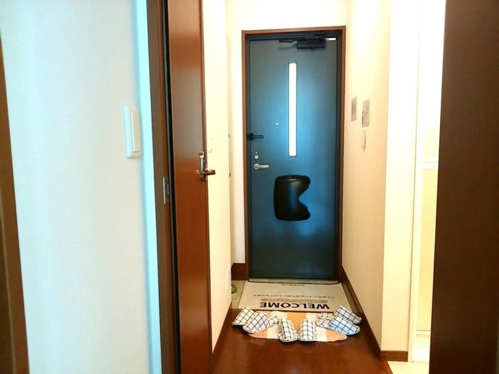 リエゾンE棟の玄関