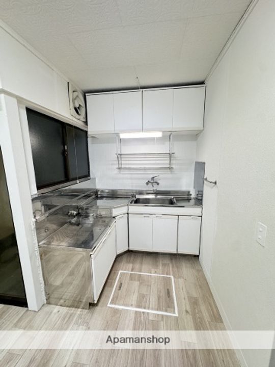 富山県射水市本町1丁目(一戸建)の賃貸物件戸建てのキッチン