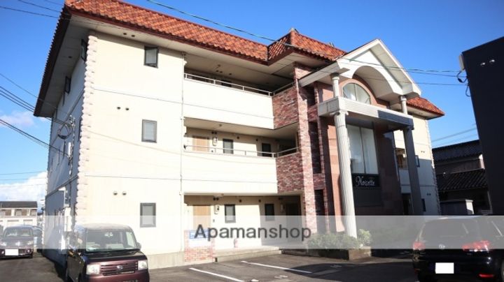 富山県富山市婦中町速星の賃貸マンションの外観
