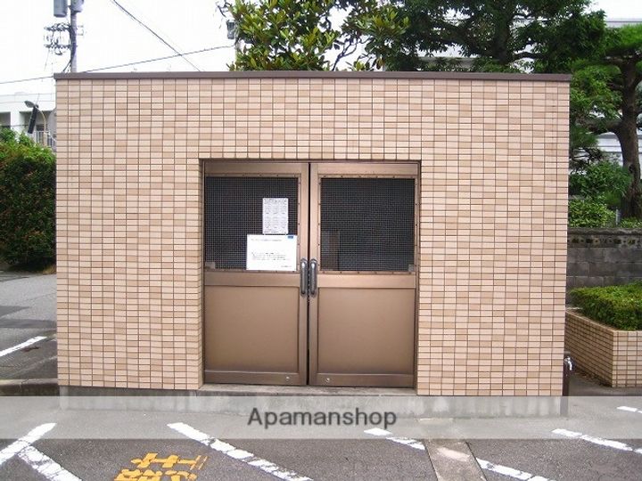 富山県富山市西田地方町3丁目の賃貸マンションの外観