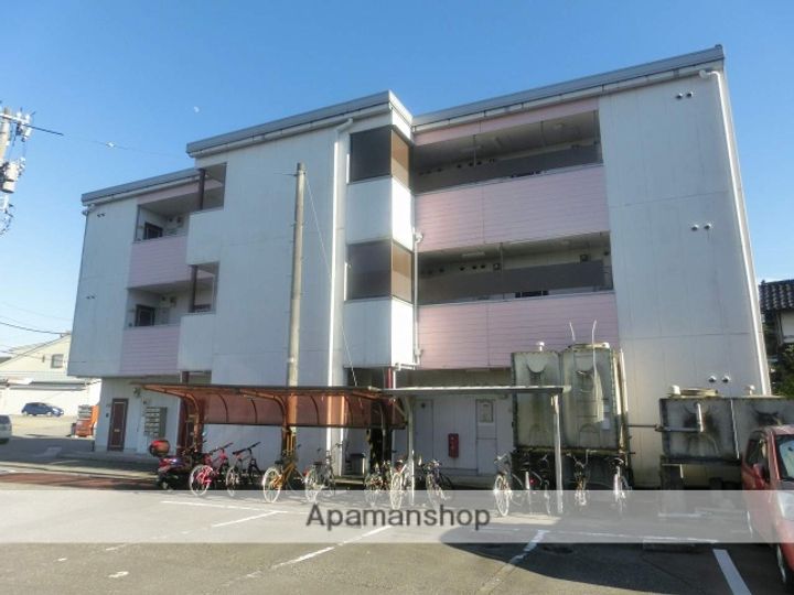 富山県富山市呉羽町の賃貸アパートの外観