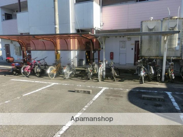 富山県富山市呉羽町の賃貸アパートの外観