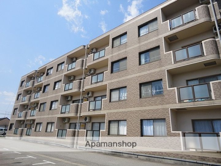 富山県富山市萩原の賃貸マンションの外観