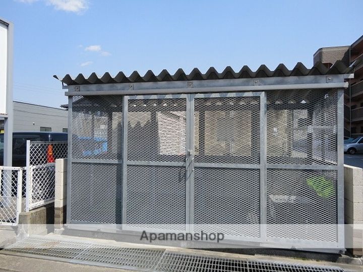 富山県富山市萩原の賃貸マンションの外観