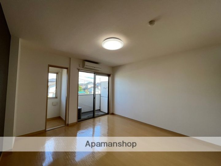 富山県富山市婦中町下轡田の賃貸マンションの内装