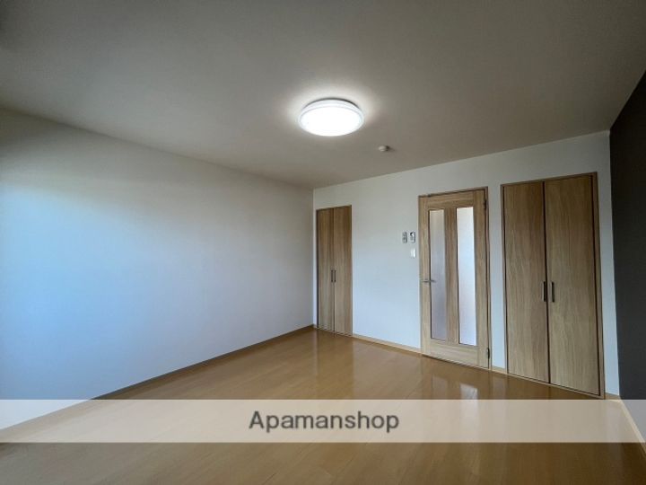 富山県富山市婦中町下轡田の賃貸マンションの内装