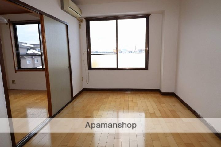 コーポヴァロン1-Cの居間