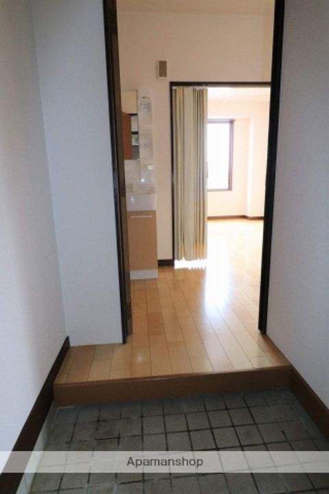 コーポヴァロン1-Cの玄関