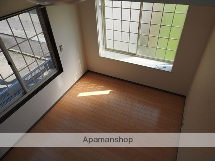 イーストアベニュー高校前102の居間