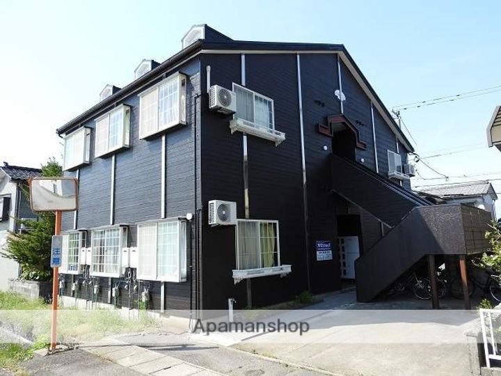 イーストアベニュー高校前102の外観