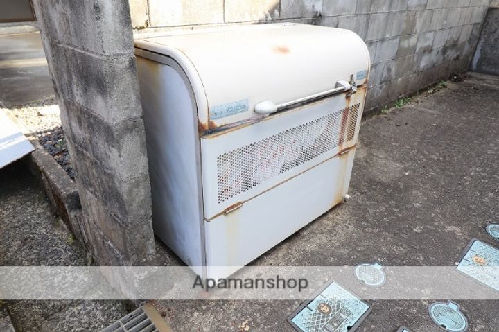 イーストアベニュー高校前102の外観